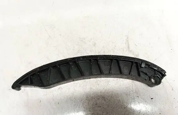 Nissan Qashqai Slide rail for timing chain 8200337109