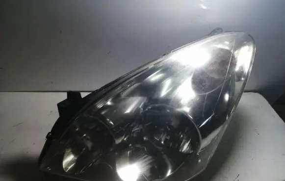 Toyota Corolla Verso AR10 Headlight/headlamp