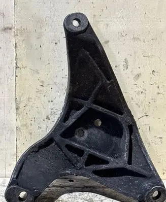 BMW 5 E39 Engine mounting bracket 1096080 22111096080