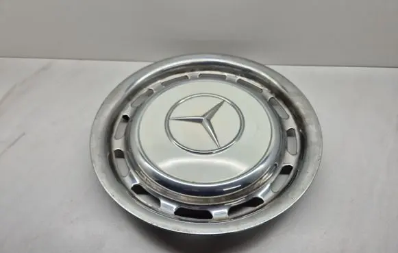 Mercedes-Benz W123 R14 wheel hub/cap/trim 