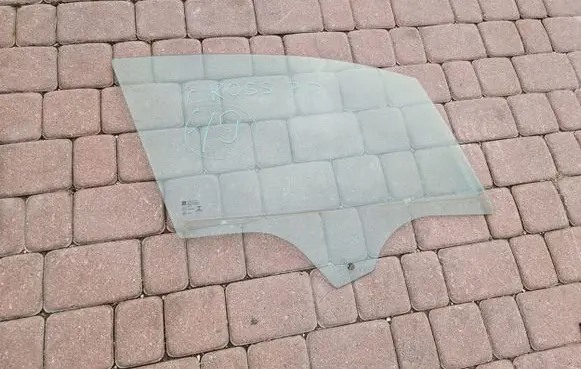 Opel Crossland X Sliding door window/glass 11TYS