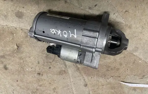 Opel Mokka B Starter motor 9830507480