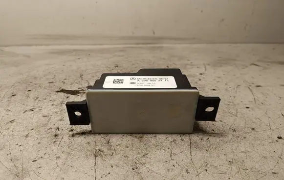 Mercedes-Benz E W213 Voltage converter/converter module A2059053414
