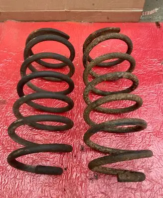 Toyota Land Cruiser (BJ70) Rear coil spring