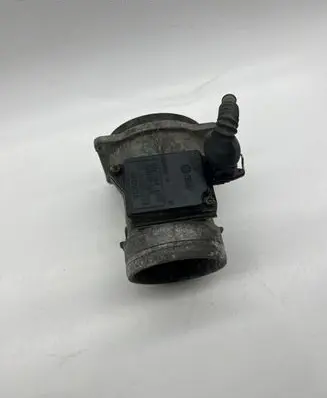 Audi A4 S4 B5 8D Mass air flow meter 037906461B AFH6010A 41496