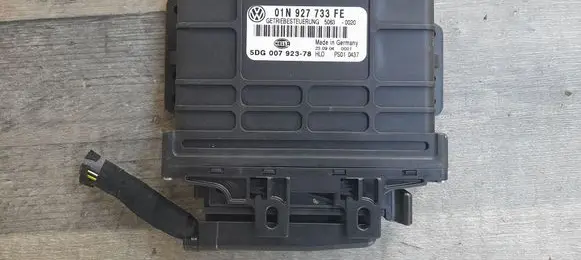 Volkswagen PASSAT B5 Gearbox control unit/module 01N927733FE