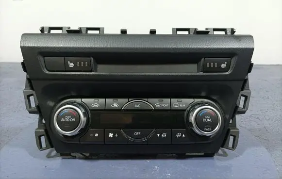 Mazda 3 III Climate control unit BAES61190A