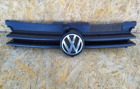 Volkswagen Golf IV Front bumper upper radiator grill ddddd