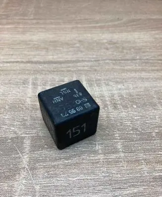 Audi 80 90 S2 B4 Other relay 191945383 899578 151