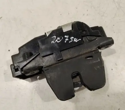 Loading door lock