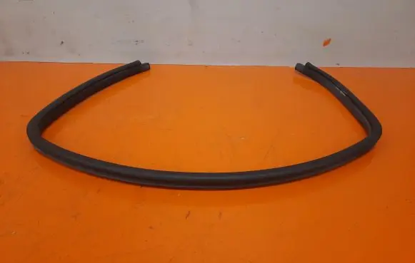 Suzuki Swift I Front door rubber seal 