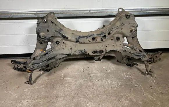 Lexus CT 200H Front subframe