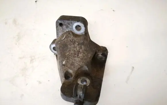 Volvo S60 Engine mounting bracket 8634123 8634123-2