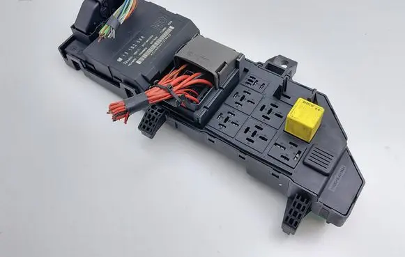 Opel Signum Fuse module 13223679 13223679JB 13193588