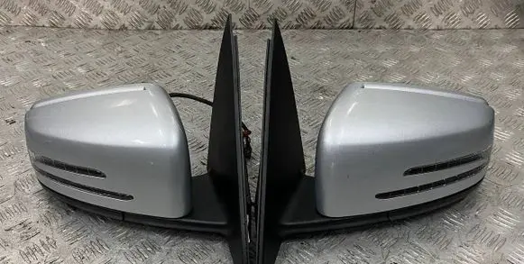 Mercedes-Benz C W204 Front door electric wing mirror A2048103516