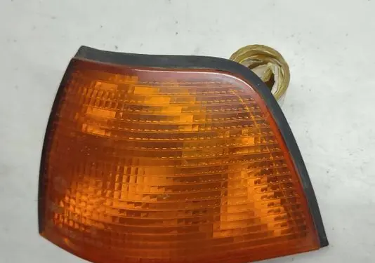 BMW 3 E36 Front indicator light 1387043 155051 0152606