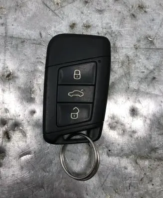 Volkswagen PASSAT B8 Ignition key/card 3G0959752K