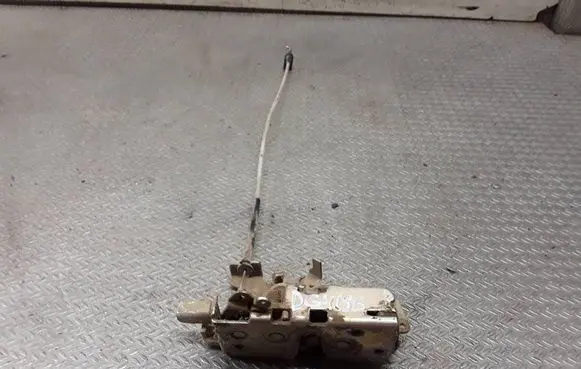Volkswagen II LT Rear door lock 