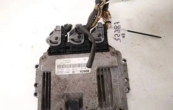 Renault Scenic II - Grand scenic II Engine control unit/module 8200391966 8200386508