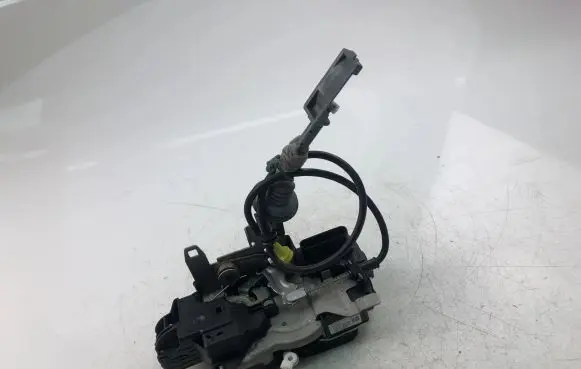 Volvo S90, V90 Coupe door lock (next to the handle) 31349894