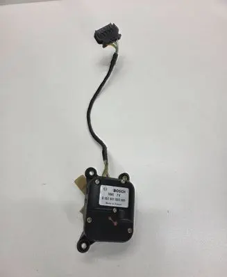 Audi A4 S4 B5 8D Air flap motor/actuator 0132801039