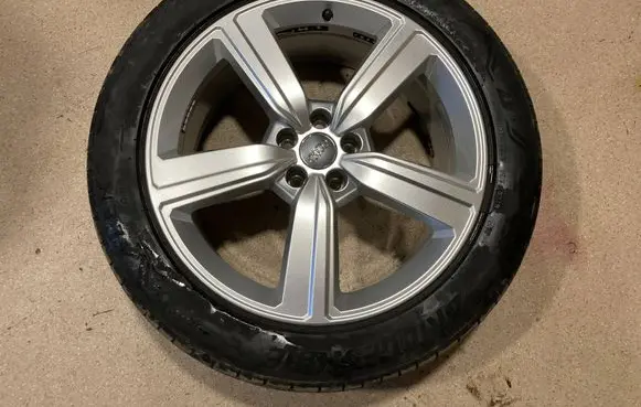 Audi e-tron R20 alloy rim 4KE601025S