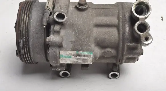 Renault Thalia II Air conditioning (A/C) compressor (pump) 8200840770