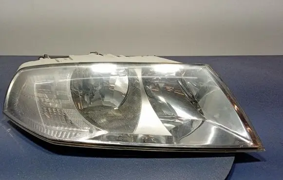 Skoda Octavia Mk2 (1Z) Headlight/headlamp 20-A669