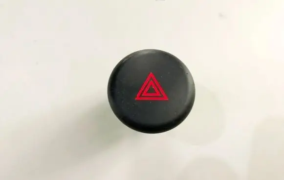 Nissan Juke I F15 Hazard light switch