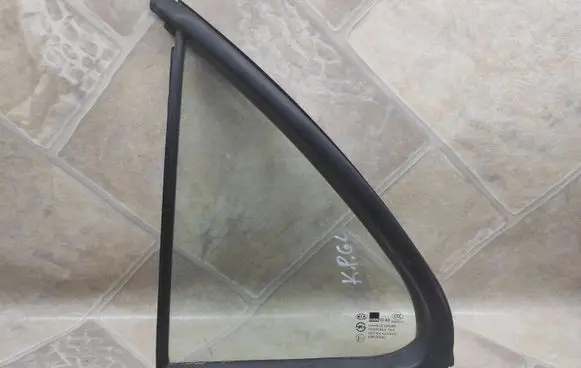KIA Sorento Rear vent window glass 43R00240