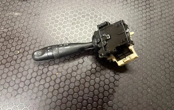 Suzuki Swift I Indicator stalk 173744