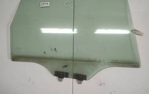 Honda FR-V Rear door window glass as2