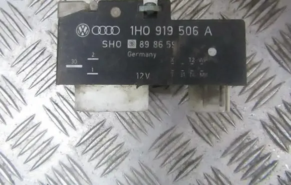 Volkswagen Golf III Coolant fan relay 1h0919506a 898659