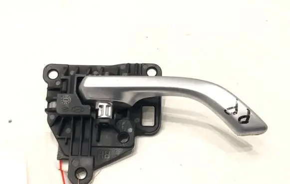 Hyundai i30 Front door interior handle