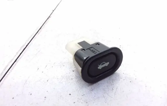 Saab 9-5 Tailgate/boot open switch button 156796 4733440