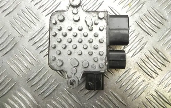 Nissan Leaf II (ZE1) Fan control module 21493B210B G4384
