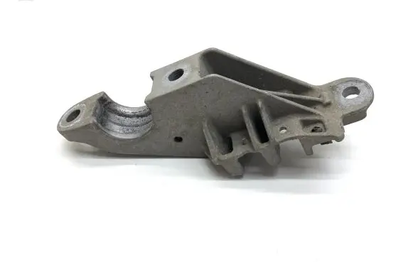 BMW 7 G11 G12 Sway bar bush bracket, front 6884012
