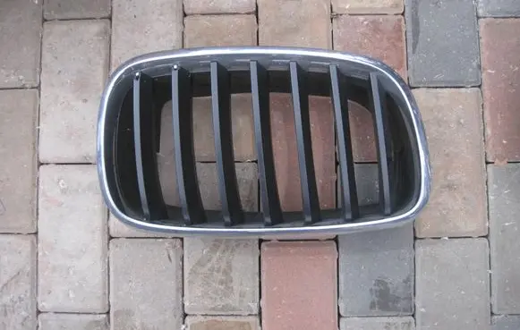 BMW X5 E70 Front bumper upper radiator grill 7171396