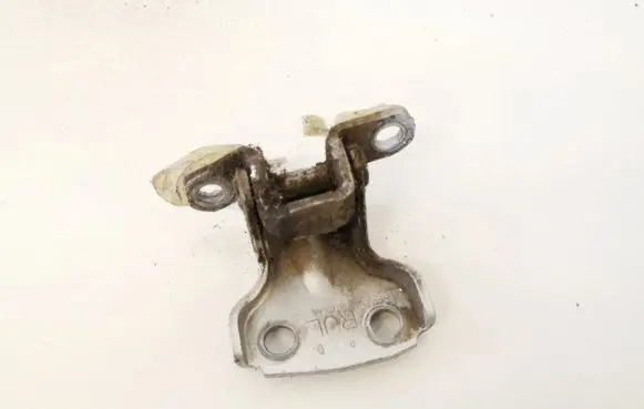 Subaru Impreza I Rear door lower hinge