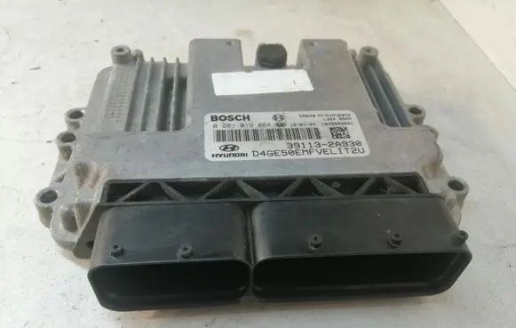 Hyundai i30 Engine control unit/module 391132A930 0281019084 1039S59681