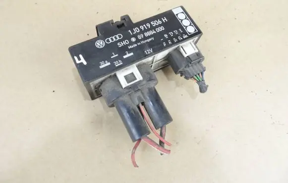 Volkswagen Golf IV Coolant fan relay 1J0919506H 898884000