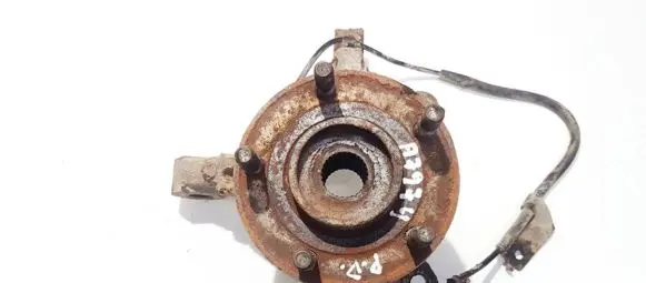 Front wheel hub