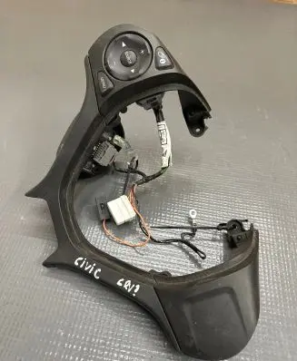 Steering wheel buttons/switches