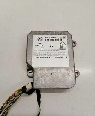 Volkswagen PASSAT B5.5 Airbag control unit/module 1C0909605B