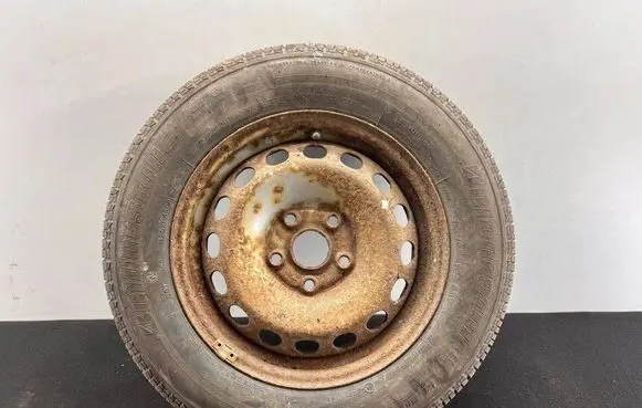 Volkswagen Caddy R15 spare wheel 