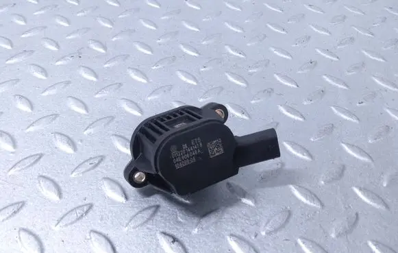 Volkswagen T-Roc Camshaft vanos timing valve 04E906048A
