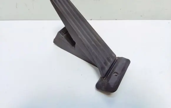 BMW M3 e92 Accelerator throttle pedal 6889822 6859999
