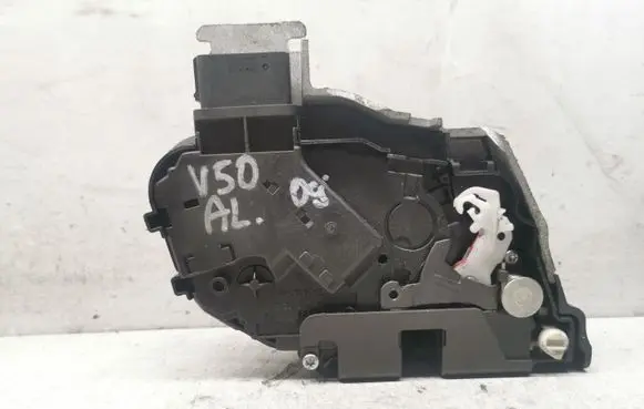 Volvo V50 Rear door lock 30799336