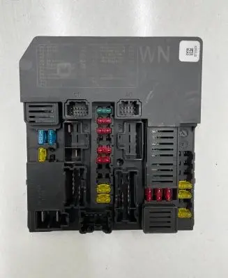 Nissan Leaf II (ZE1) Fuse module 284B75SA5D