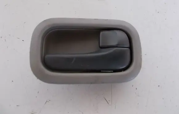 Nissan Almera Tino Front door interior handle 